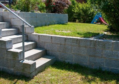 Steintreppe und -mauer von Gartengestaltung Baumgartl